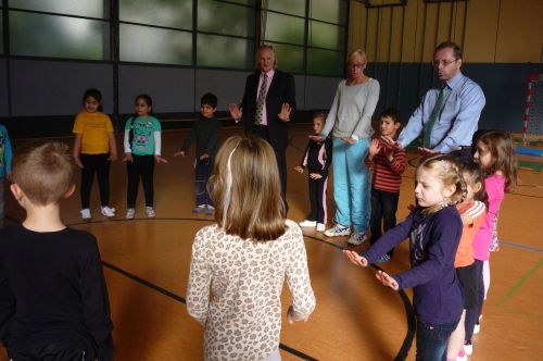 Frau Mahlke und die 1a hatten Besuch von der Stiftung "Unsere Kinder in Braunschweig"